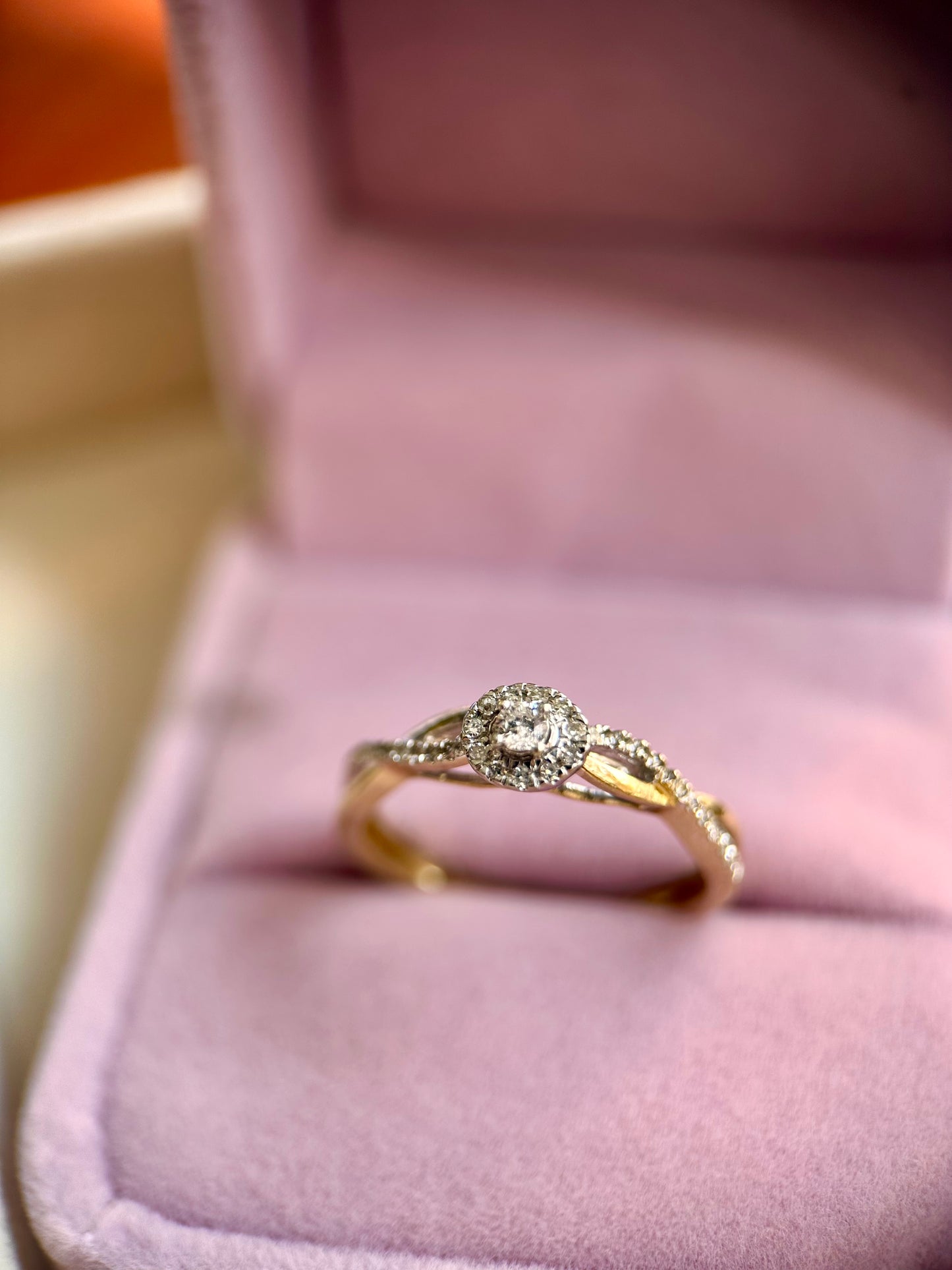 Swirl of Diamonds Ring *